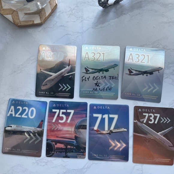 Delta Air Lines Pilot Trading Cards 2022 Set of 7 with Boeing and Airbus Collect - Picture 1 of 16